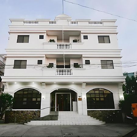 El Haciendero Private Hotel Илойло Сити Екстериор снимка