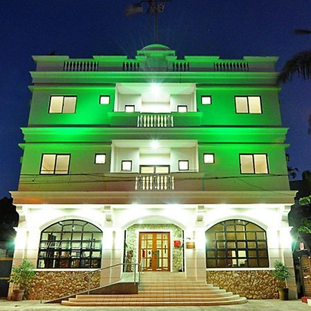 El Haciendero Private Hotel Илойло Сити Екстериор снимка