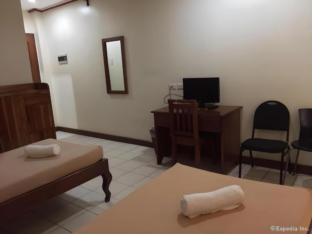 El Haciendero Private Hotel Илойло Сити Екстериор снимка