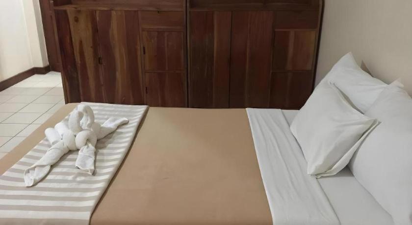 El Haciendero Private Hotel Илойло Сити Екстериор снимка