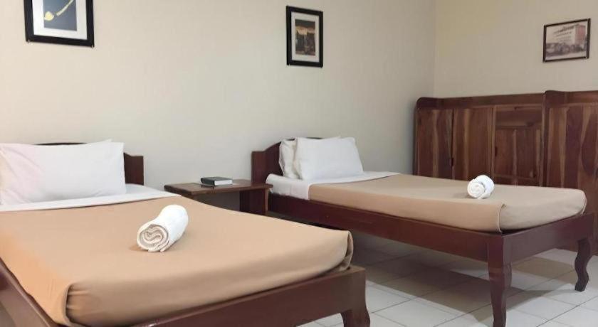 El Haciendero Private Hotel Илойло Сити Екстериор снимка