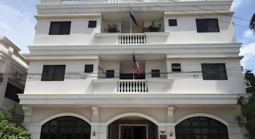 El Haciendero Private Hotel Илойло Сити Екстериор снимка
