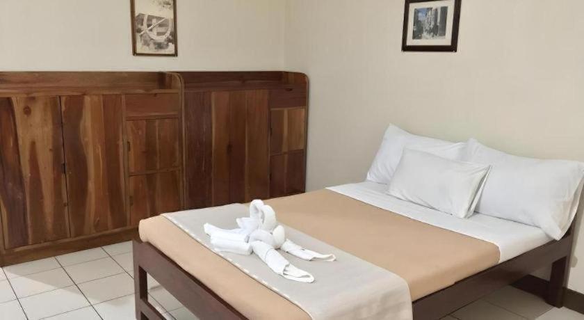 El Haciendero Private Hotel Илойло Сити Екстериор снимка