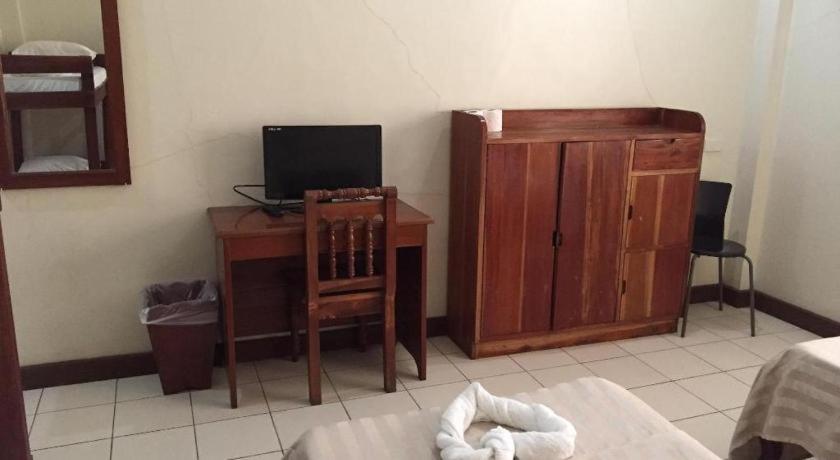 El Haciendero Private Hotel Илойло Сити Екстериор снимка