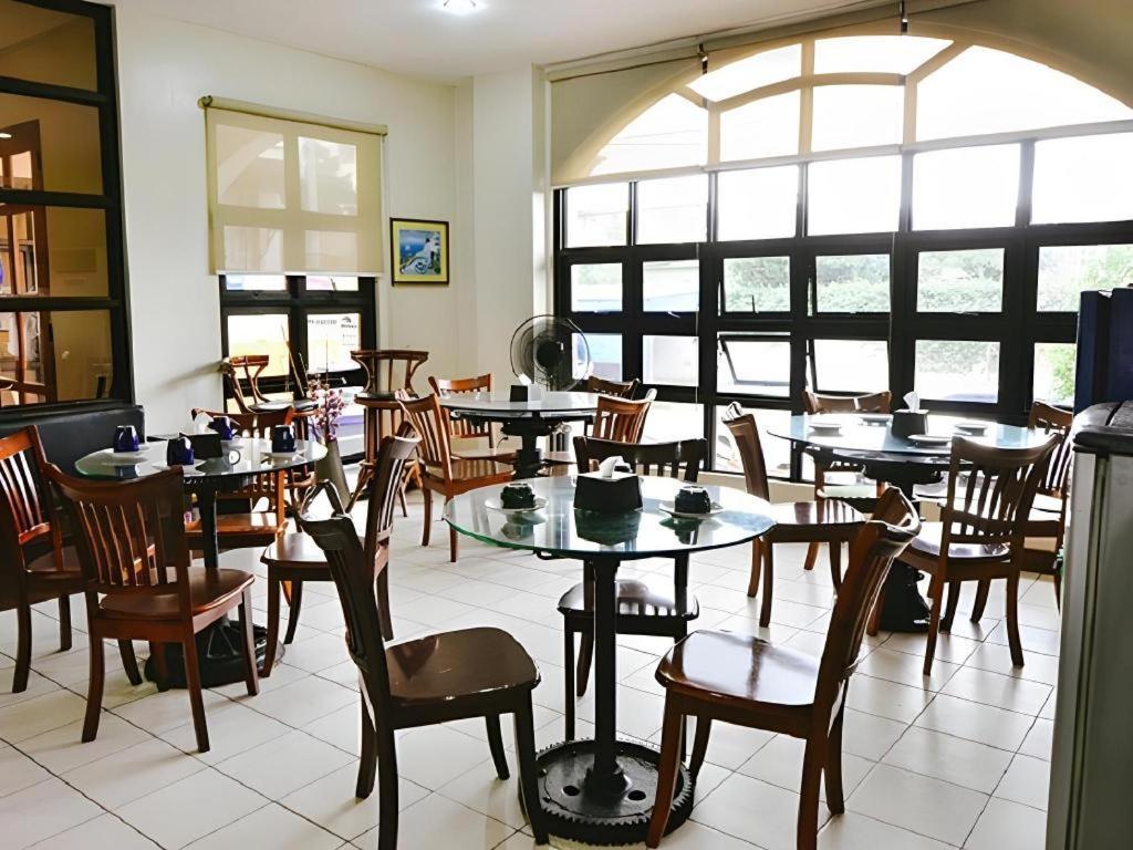 El Haciendero Private Hotel Илойло Сити Екстериор снимка