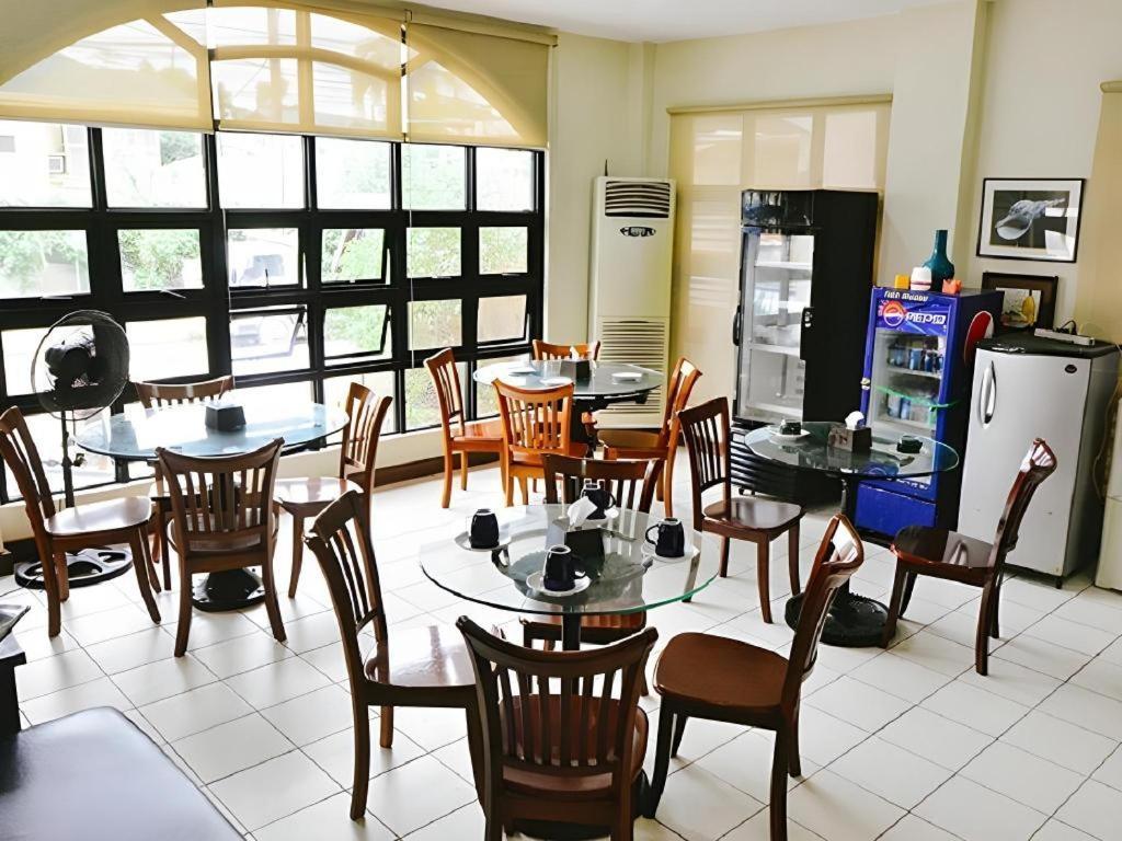 El Haciendero Private Hotel Илойло Сити Екстериор снимка