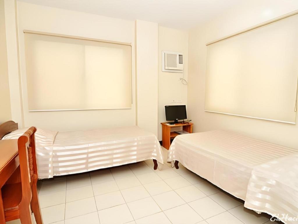 El Haciendero Private Hotel Илойло Сити Екстериор снимка